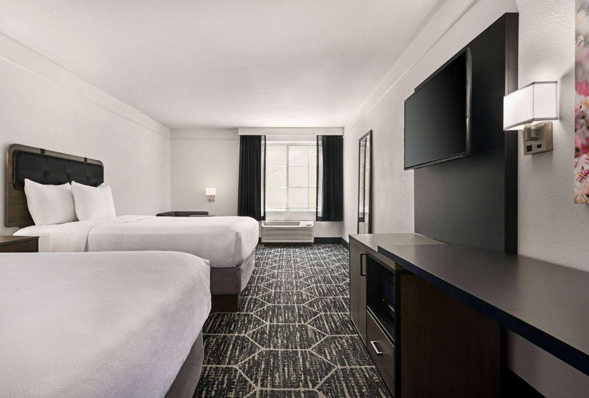 Hotel La Quinta By Wyndham Victorville 3*